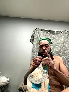 Snapshot of kaydazeed chatting on 10/10/25, 03:27 kaydazeed online show from 10/10/25, 03:27