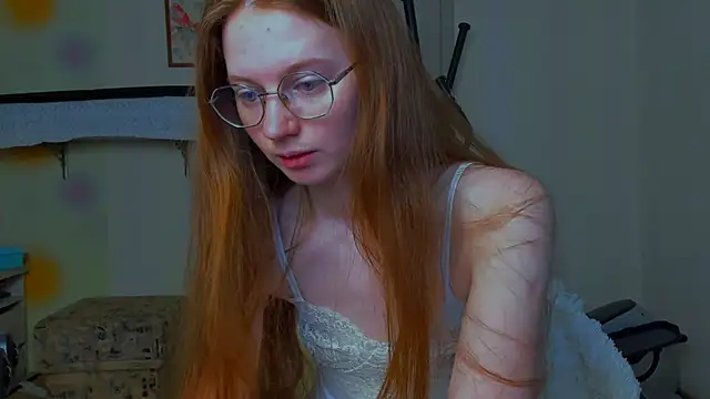 Snapshot of Fire_Luna chatting on 02/27/26, 04:34 Fire Luna online show from 02/27/26, 04:34