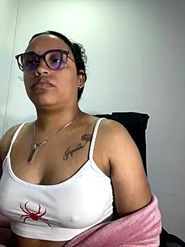 angela angels  online show from 10/28/25, 03:21