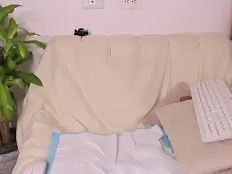 Snapshot of lulu_rrussell chatting on 01/22/25, 06:52 lulu rrussell online show from 01/22/25, 06:52