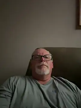 Snapshot of wildrocket02 chatting on 05/19/26, 02:18 wildrocket02 online show from 05/19/26, 02:18