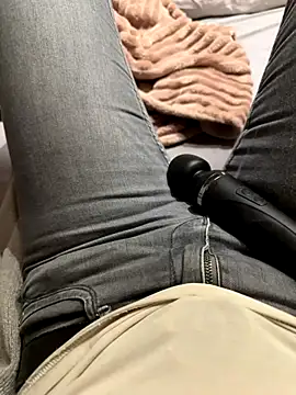 Ana-05 online show from 11/27/25, 08:22