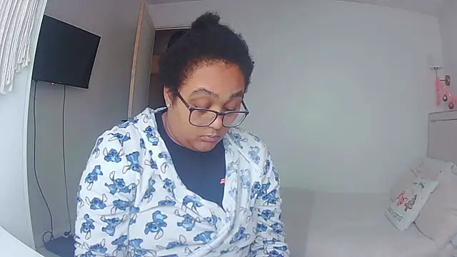 Snapshot of vanilla_chocolate23 chatting on 11/27/25, 11:01 vanilla chocolate23 online show from 11/27/25, 11:01