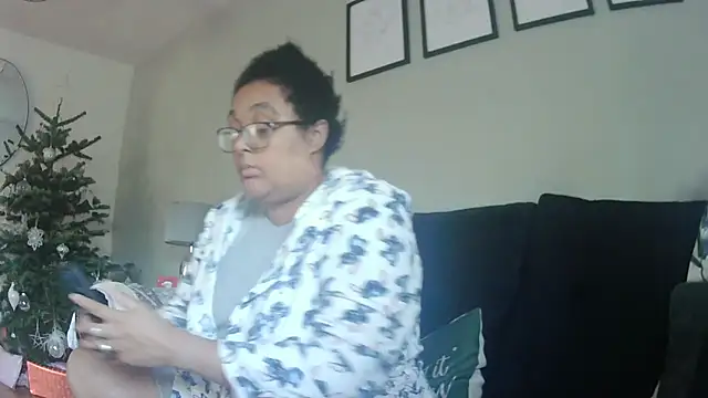 Snapshot of vanilla_chocolate23 chatting on 12/02/25, 10:42 vanilla chocolate23 online show from 12/02/25, 10:42