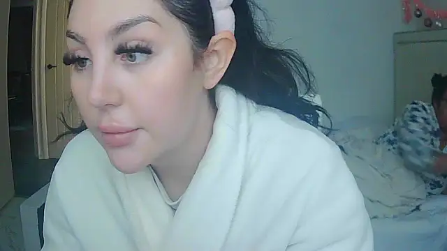 Snapshot of vanilla_chocolate23 chatting on 12/04/25, 10:02 vanilla chocolate23 online show from 12/04/25, 10:02