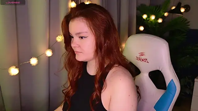 Snapshot of EnnySunrise chatting on 10/08/25, 07:00 EnnySunrise online show from 10/08/25, 07:00