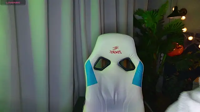 Snapshot of EnnySunrise chatting on 10/23/25, 06:50 EnnySunrise online show from 10/23/25, 06:50