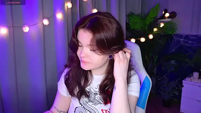 Snapshot of EnnySunrise chatting on 11/06/25, 06:53 EnnySunrise online show from 11/06/25, 06:53