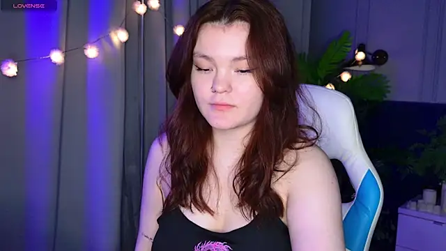 Snapshot of EnnySunrise chatting on 11/22/25, 07:02 EnnySunrise online show from 11/22/25, 07:02