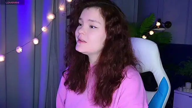 Snapshot of EnnySunrise chatting on 12/05/25, 06:48 EnnySunrise online show from 12/05/25, 06:48