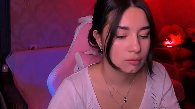 Snapshot of Swee_Alicee chatting on 11/26/25, 07:37 Swee Alicee online show from 11/26/25, 07:37