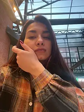 Swee Alicee online show from 05/12/26, 04:26