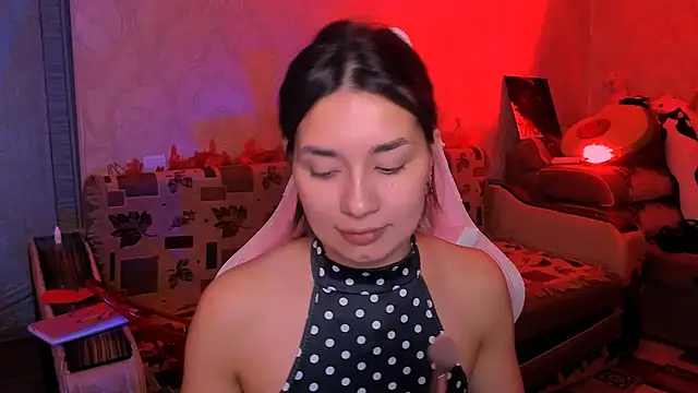 Swee Alicee online show from 05/17/26, 12:56
