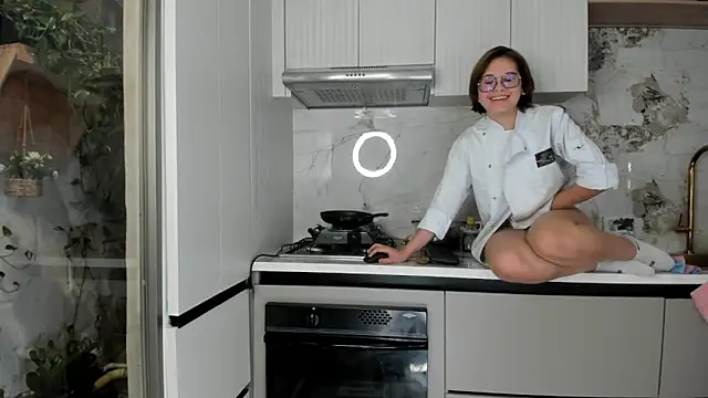 Hellen coy online show from 02/09/25, 06:47