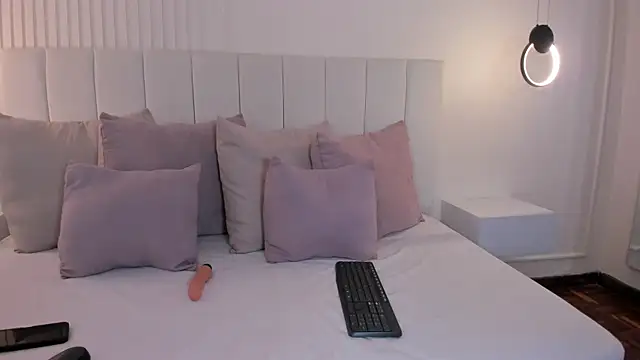 emily figueroa online show from 03/05/25, 04:46