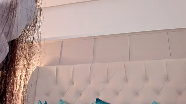 emily figueroa online show from 09/12/25, 10:48