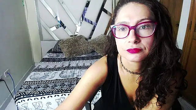 marilynetthan online show from 01/25/25, 01:08