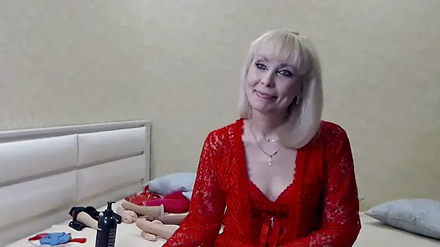 Snapshot of LadyMargo888 chatting on 03/18/25, 05:42 LadyMargo888 online show from 03/18/25, 05:42