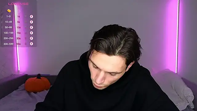 denlover1 online show from 12/01/25, 12:26