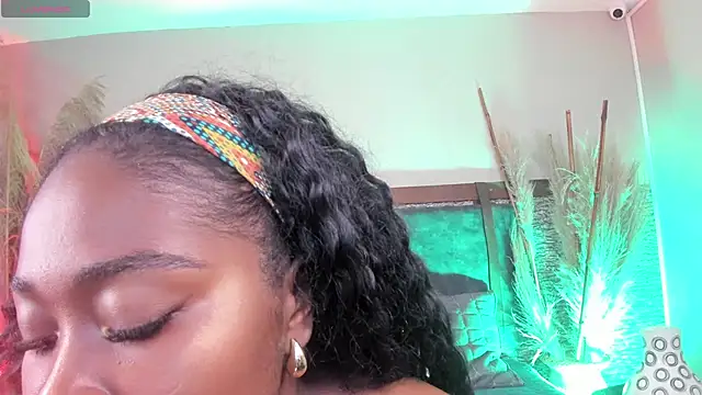 zoe 23  online show from 12/02/24, 11:34