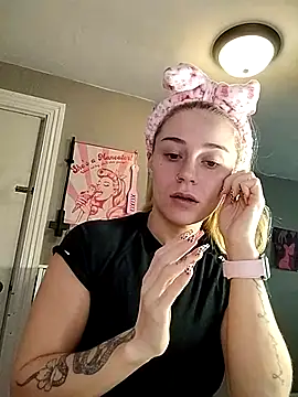 Snapshot of lexybabyxo chatting on 02/05/26, 12:43 lexybabyxo online show from 02/05/26, 12:43