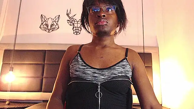 candy lovee69 online show from 12/01/25, 08:03