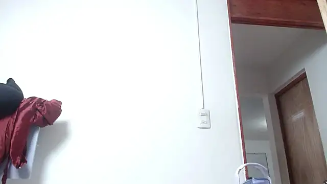 Nicol Love0 online show from 12/07/24, 10:06