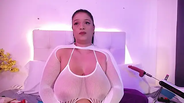 Nicol Love0 online show from 04/25/26, 01:41