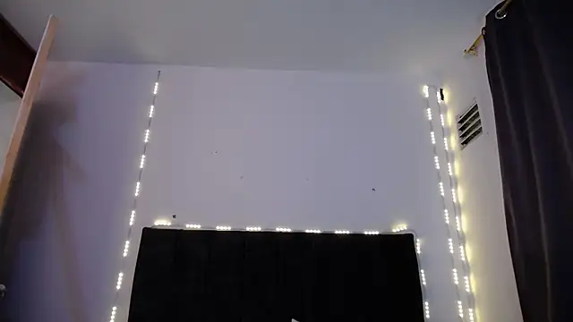 Nicol Love0 online show from 05/24/26, 01:27