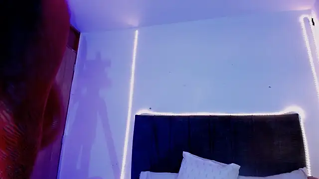 Nicol Love0 online show from 06/03/26, 03:17