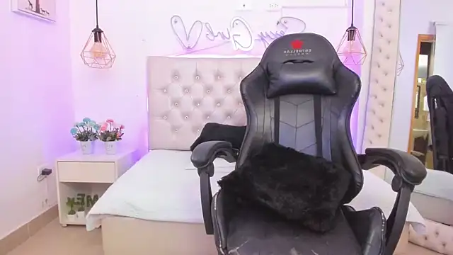 Zoeth Ruiz online show from 02/07/25, 03:30