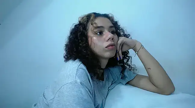 Snapshot of diamonmeli chatting on 01/17/25, 08:55 diamonmeli online show from 01/17/25, 08:55