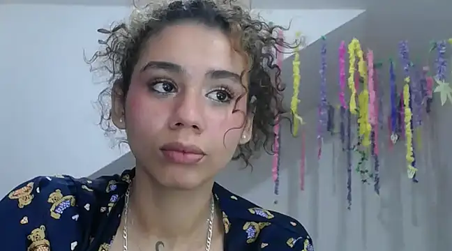 Snapshot of diamonmeli chatting on 01/27/25, 07:46 diamonmeli online show from 01/27/25, 07:46