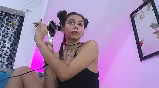 Snapshot of diamonmeli chatting on 02/04/25, 06:17 diamonmeli online show from 02/04/25, 06:17