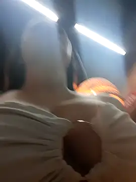 Snapshot of girl_milk1 chatting on 12/03/24, 10:51 girl milk1 online show from 12/03/24, 10:51