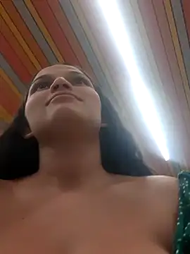 Snapshot of girl_milk1 chatting on 12/06/24, 01:29 girl milk1 online show from 12/06/24, 01:29