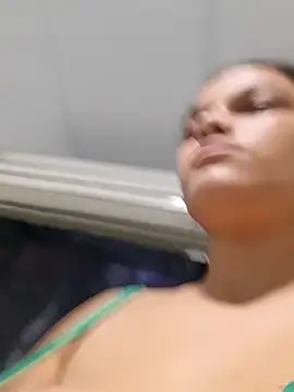 Snapshot of girl_milk1 chatting on 12/23/24, 09:51 girl milk1 online show from 12/23/24, 09:51