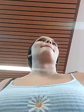 Snapshot of girl_milk1 chatting on 12/26/24, 09:58 girl milk1 online show from 12/26/24, 09:58