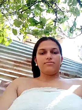 Snapshot of girl_milk1 chatting on 02/16/25, 07:49 girl milk1 online show from 02/16/25, 07:49