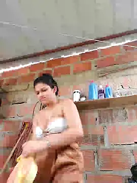 Snapshot of girl_milk1 chatting on 03/13/25, 07:06 girl milk1 online show from 03/13/25, 07:06