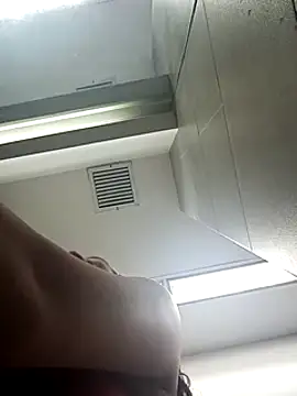 Snapshot of girl_milk1 chatting on 03/22/25, 11:20 girl milk1 online show from 03/22/25, 11:20