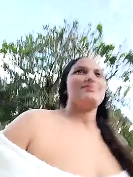 Snapshot of girl_milk1 chatting on 10/22/25, 10:20 girl milk1 online show from 10/22/25, 10:20