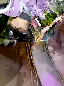 Snapshot of girl_milk1 chatting on 10/24/25, 01:03 girl milk1 online show from 10/24/25, 01:03