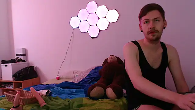 Snapshot of jonny-bisexual chatting on 01/15/25, 08:05 jonny-bisexual online show from 01/15/25, 08:05