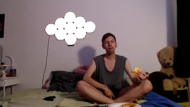 Snapshot of jonny-bisexual chatting on 10/22/25, 07:46 jonny-bisexual online show from 10/22/25, 07:46