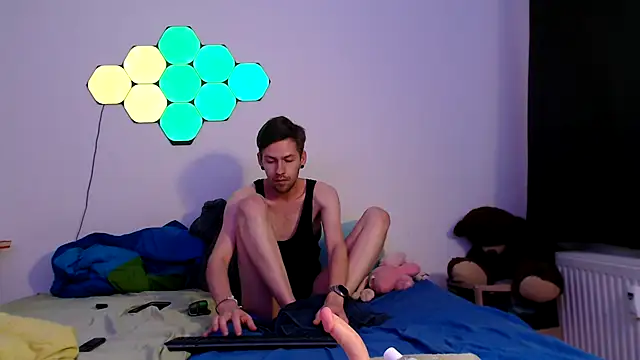 Snapshot of jonny-bisexual chatting on 12/16/25, 07:08 jonny-bisexual online show from 12/16/25, 07:08