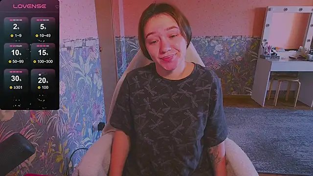 Chloe strip online show from 09/29/25, 02:27