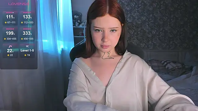 kate8ketee8 online show from 11/17/25, 10:21