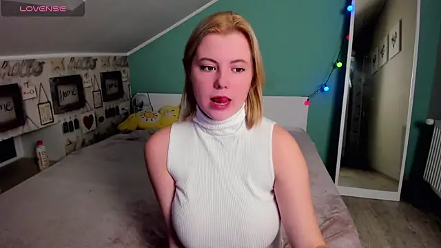 LillyDepp online show from 12/29/24, 11:39