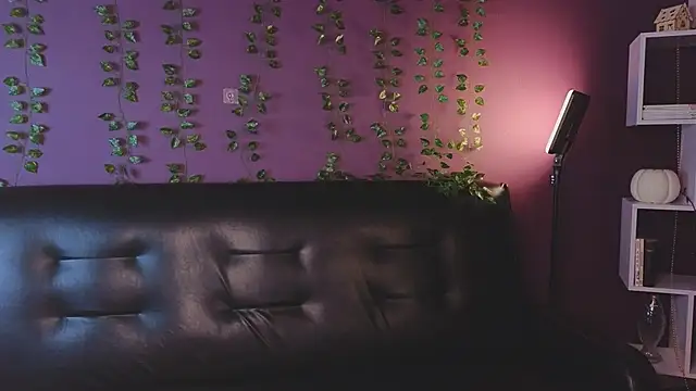 cherry lea online show from 12/12/24, 07:59